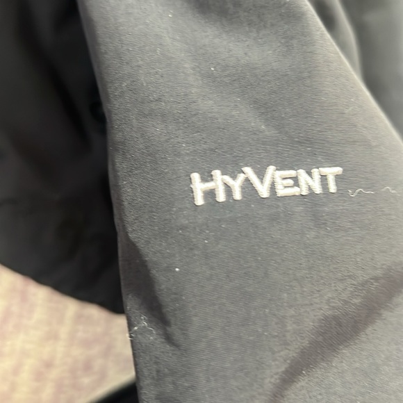 The North Face HyVent 2 in 1 Black Jacket - Picture 4 of 6